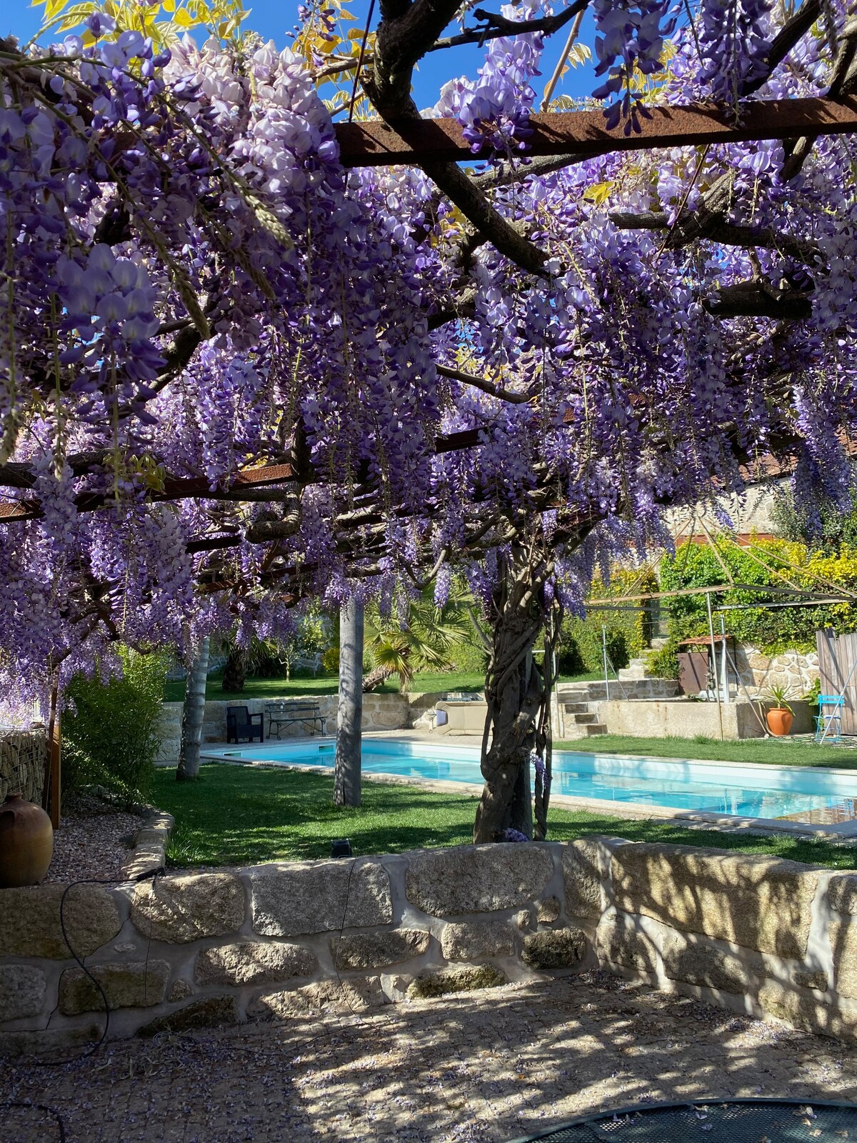 LA VILLA .16 pers.Piscine privée 20mn de PORTO