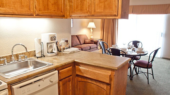 Beachside dream! Spacious 1-bedroom w/kitchen