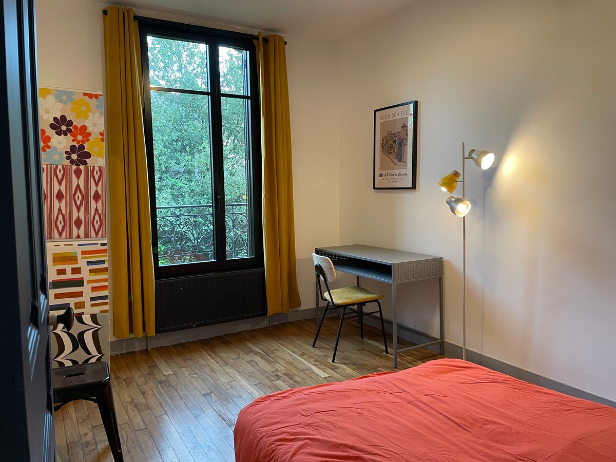 塞夫尔（ Sèvres ）漂亮的3间客房，距离地铁15分钟车程