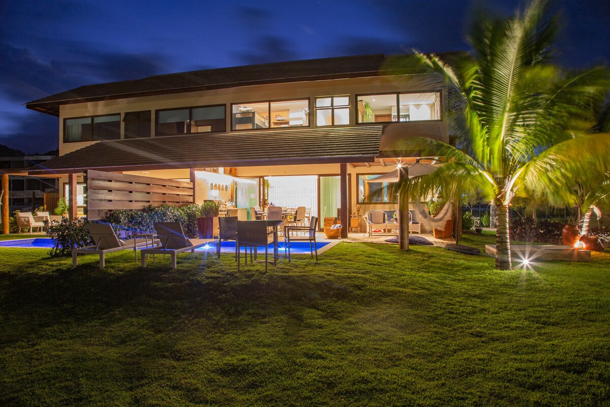 Casa luxo com 4 suítes na Praia dos Carneiros.