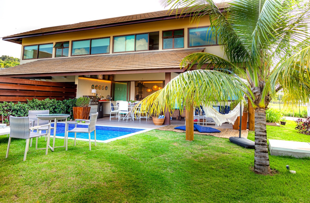 Casa luxo com 4 suítes na Praia dos Carneiros.