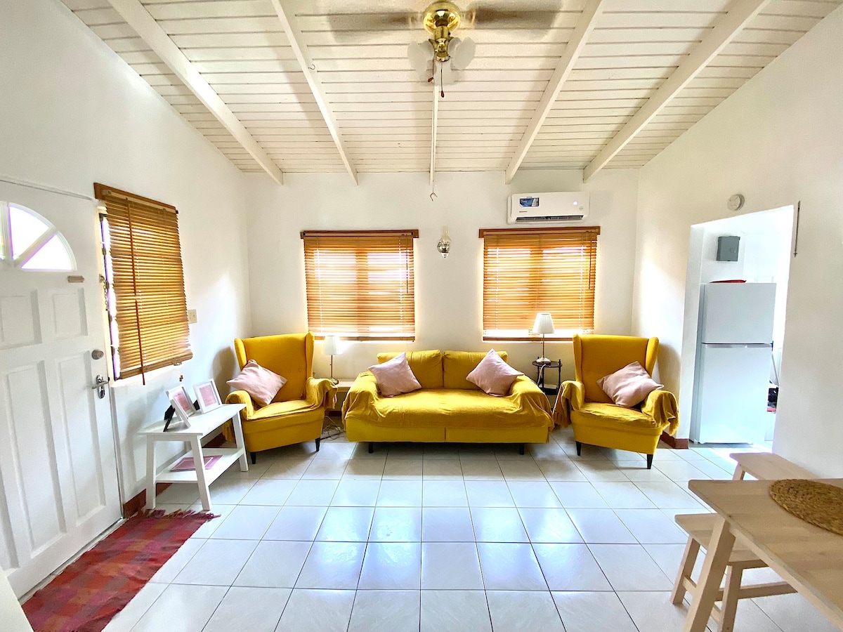 Authentic 3 bedroom Antiguan home 5 min from beach