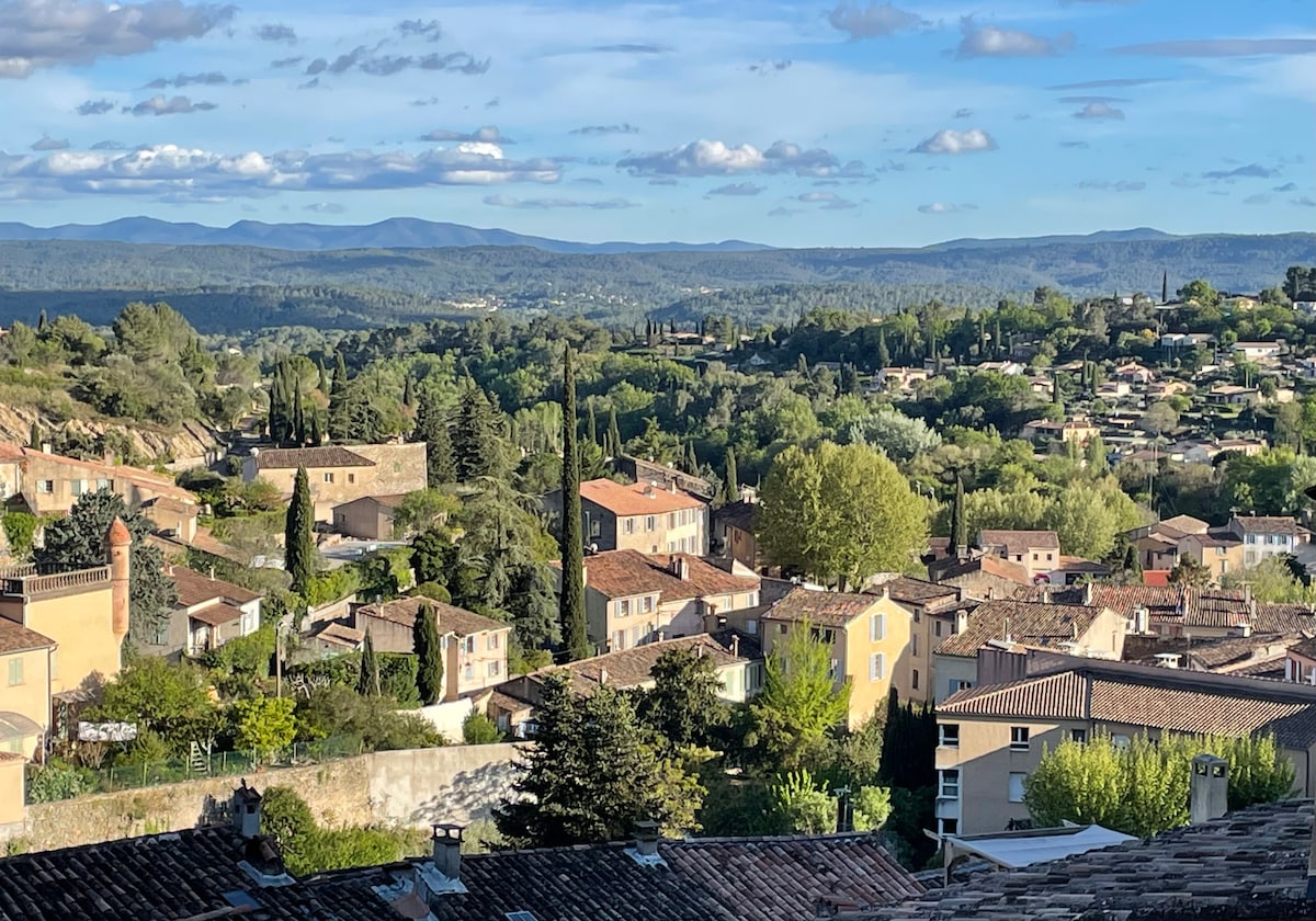 "Bellevue" porte bien son nom à Cotignac