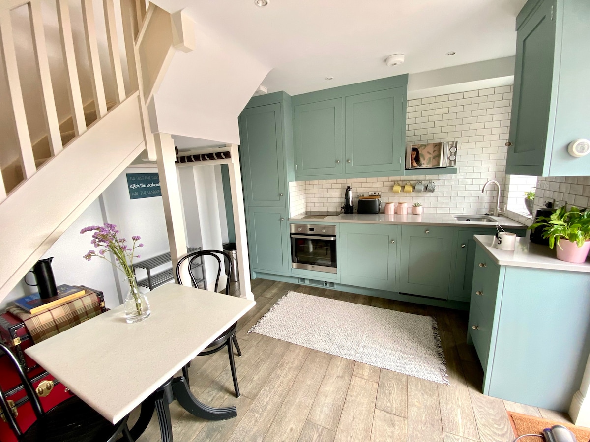 Charming 1 bedroom cottage in the centre of Hoole