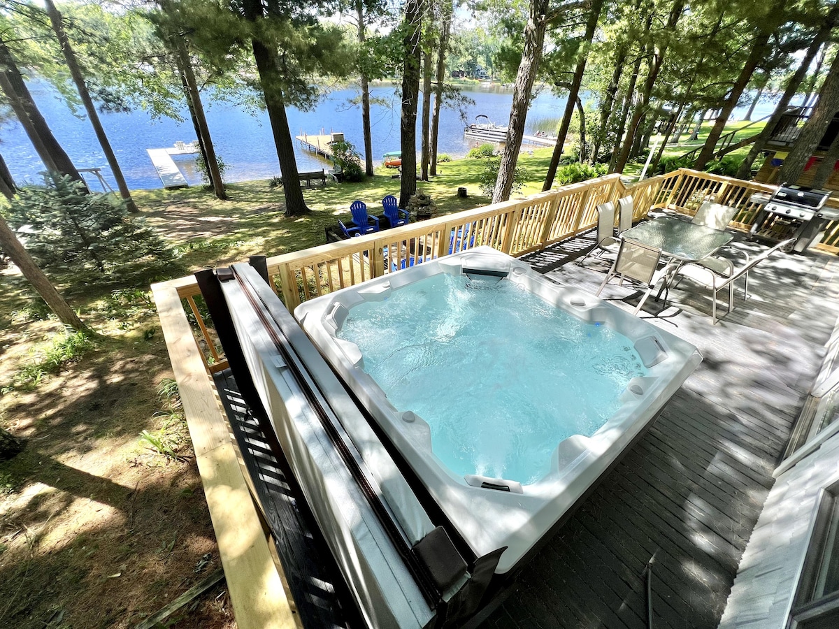 Lake Front Cottage With Hot Tub/Dock/Kayaks