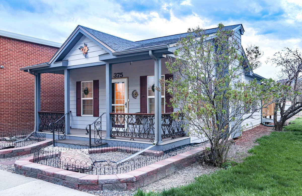 Quaint Downtown Charmer in Heart of Meeker, CO