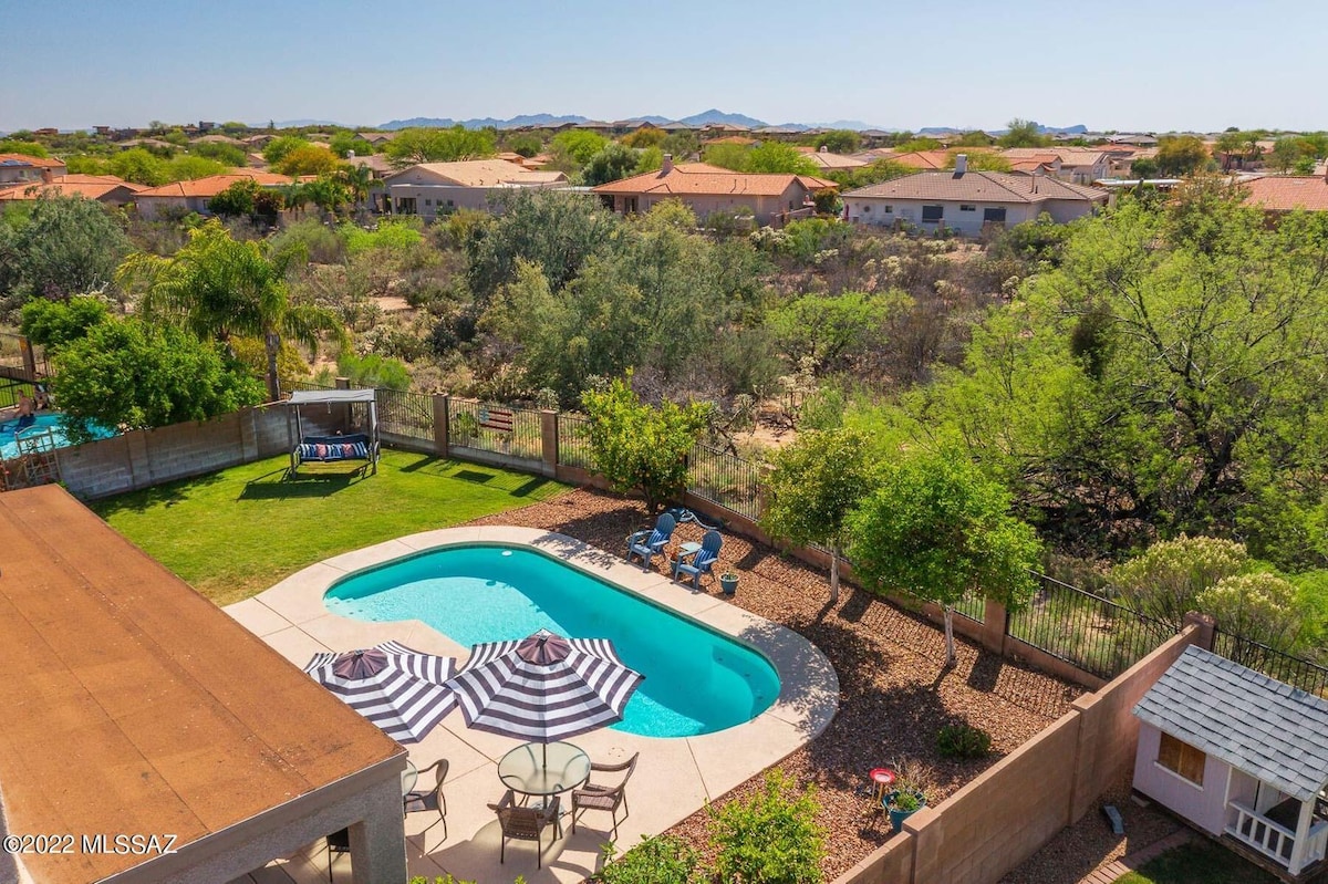 Desert Oasis Large home pool and spa!