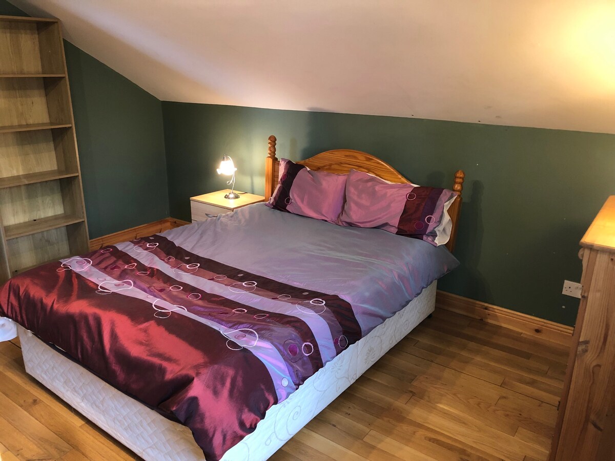 Bedroom Double Bed Carrick on Shannon 4 kilometres