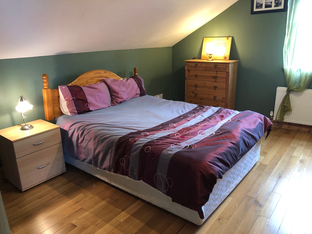 Bedroom Double Bed Carrick on Shannon 4 kilometres