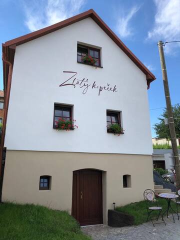 Čejkovice的民宿