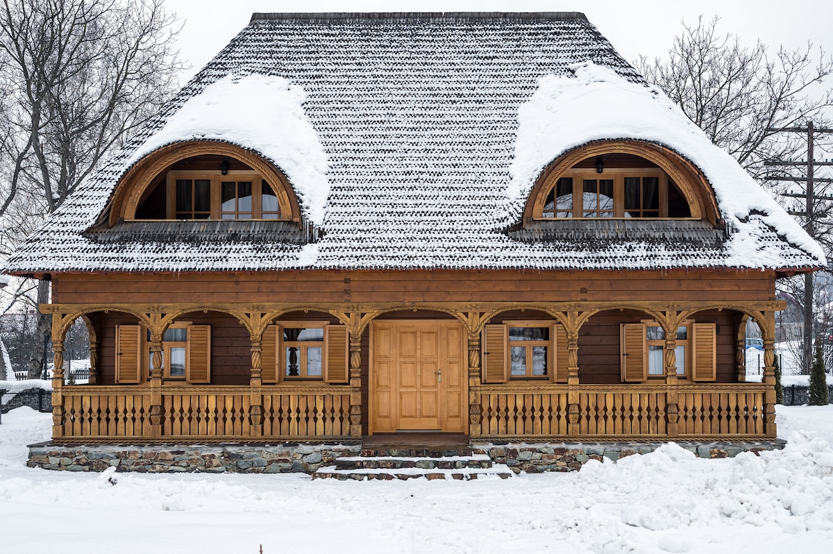 Heartfelt traditional food & architecture