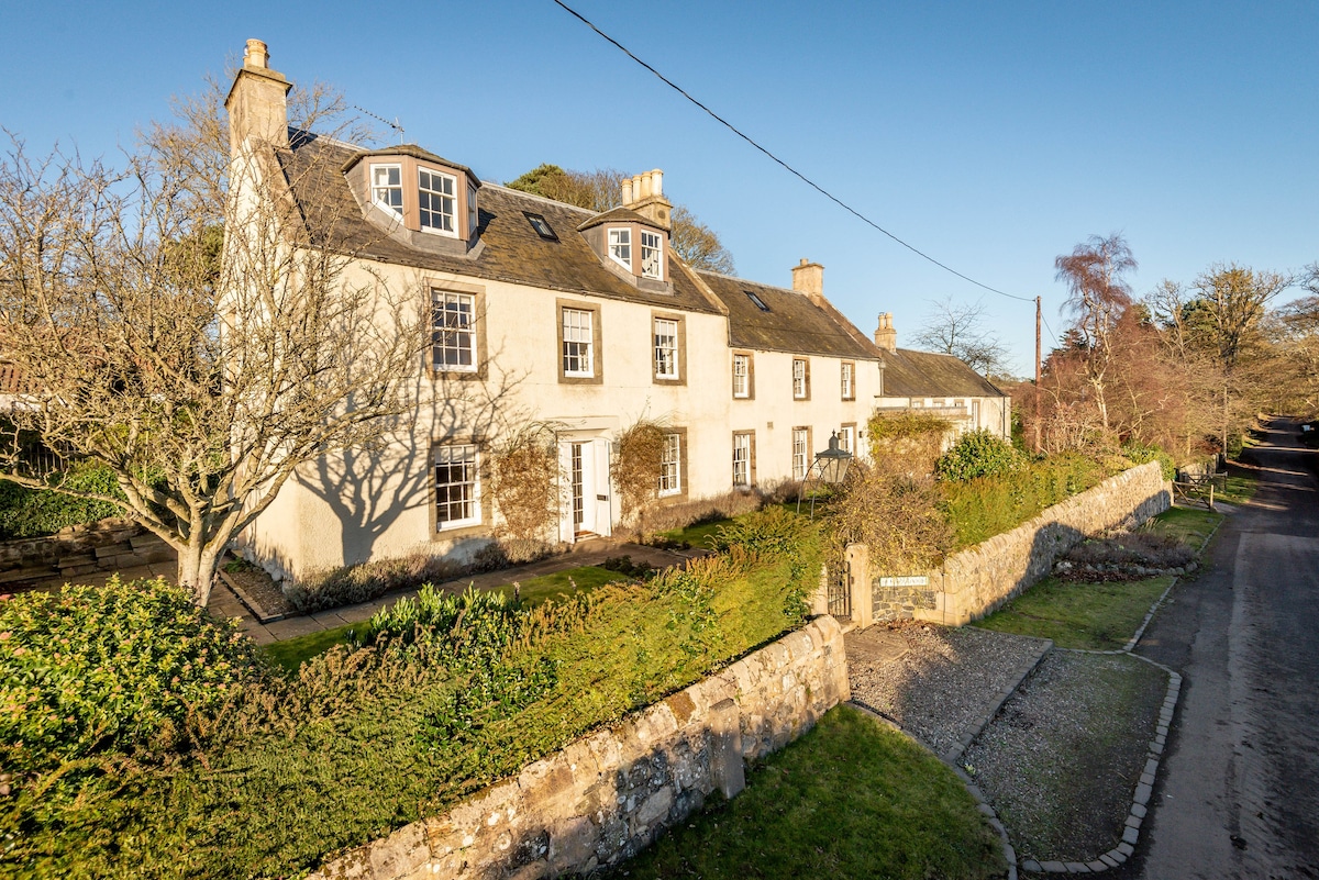 Delightful former school house with sweeping views