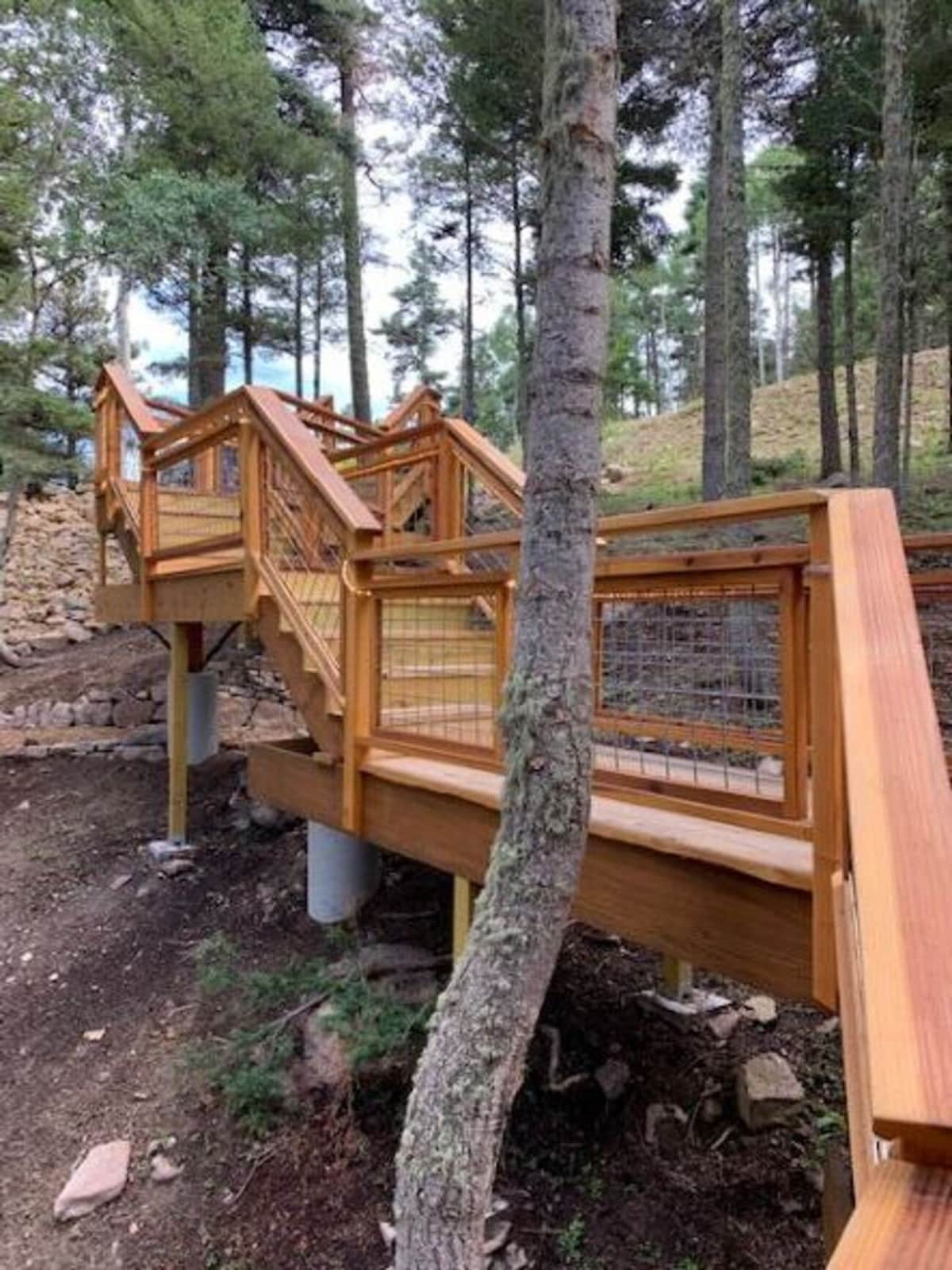 Luxurious Treehouse BnB vacation rental at 9200'