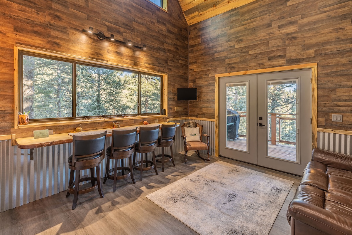 Luxurious Treehouse BnB vacation rental at 9200'