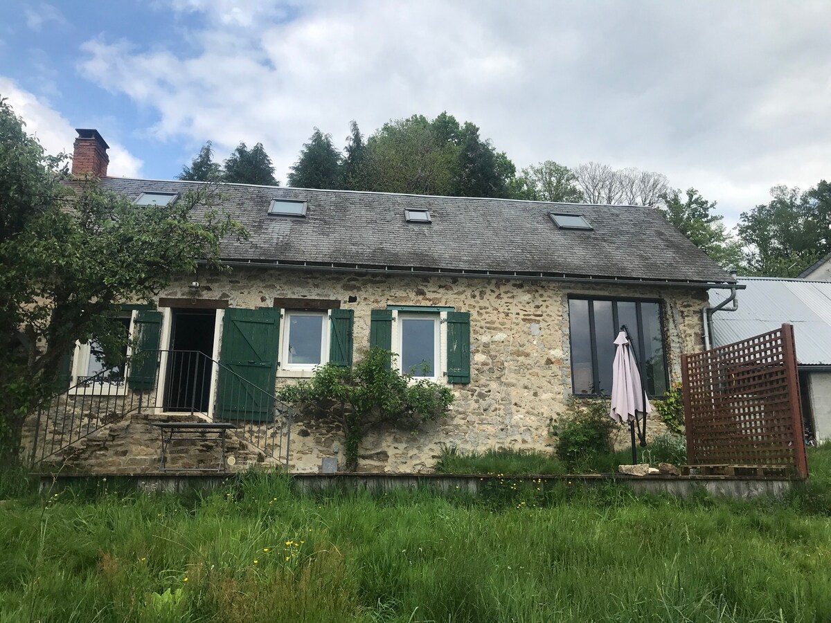 Maison de campagne avec terrasse et  jardin