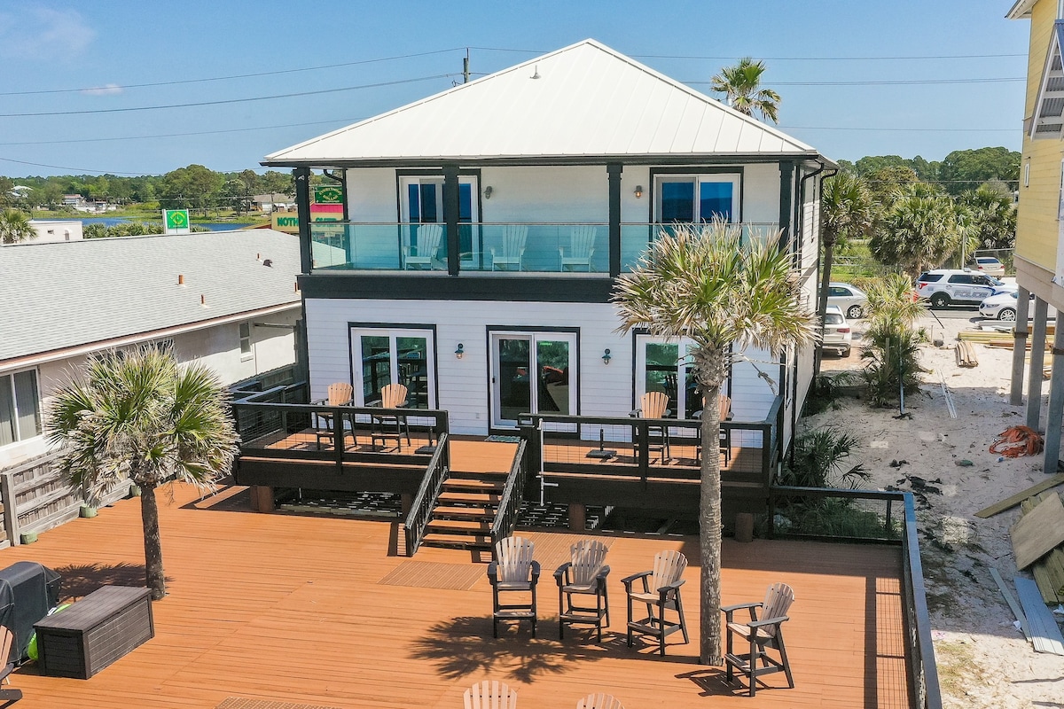 4BR-PCB Ocean Front private home-pets ok