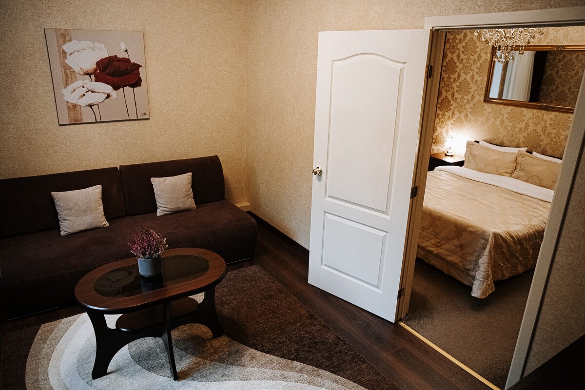 Premium En-Suite Room in Guest House - Emerald