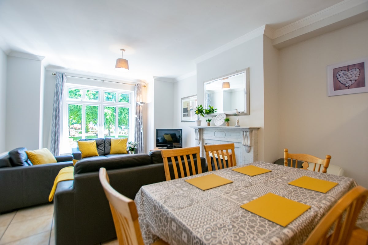 Lovely Townhouse By Shortstays