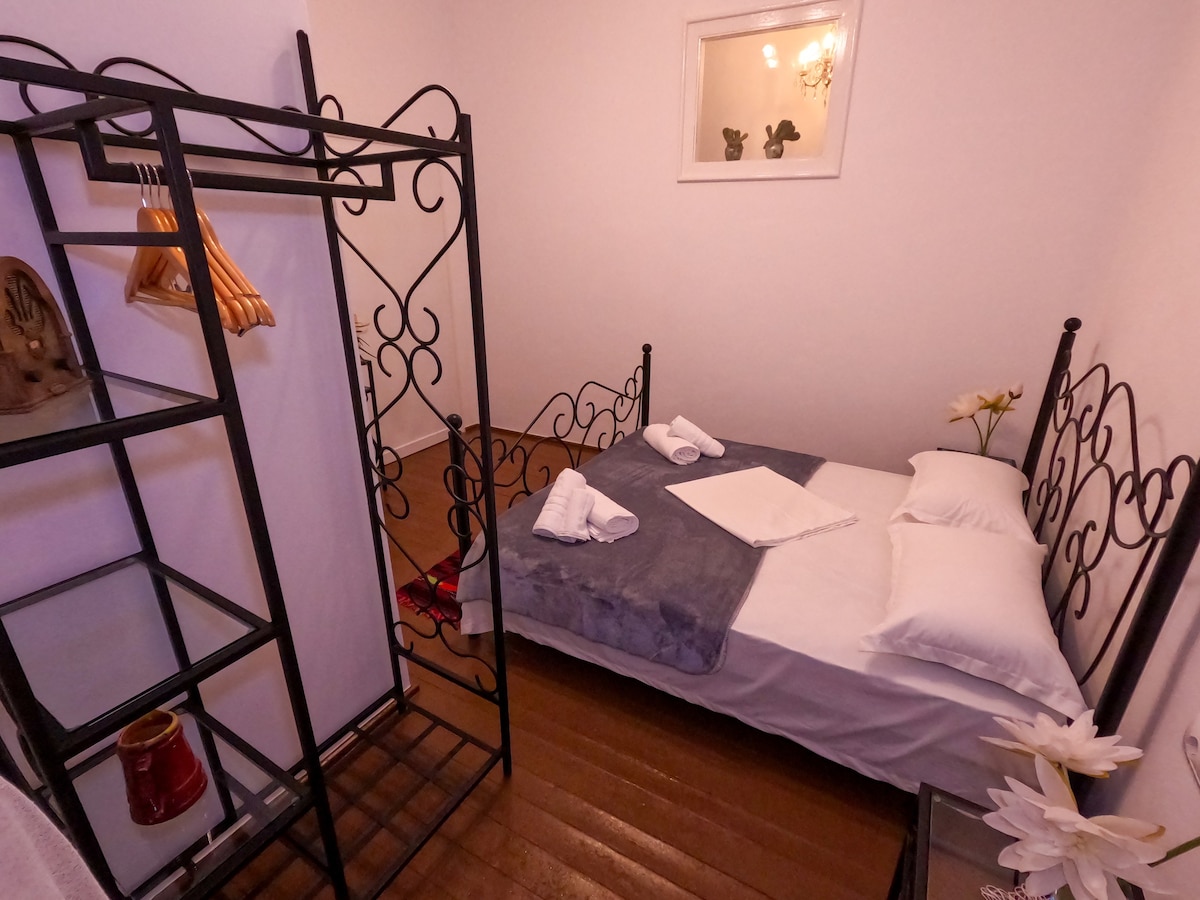 Double Room in InTown Guesthouse Shkoder 5