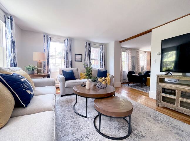 HostedGuest, LLC With Your Host Amy managed Airbnb listing 2