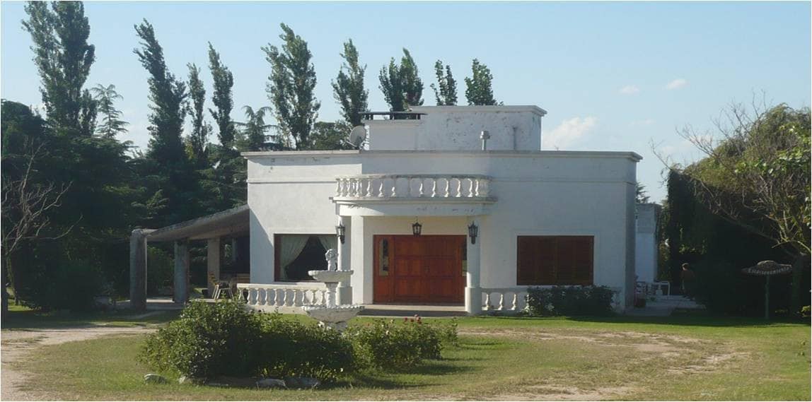 Casa Quinta. Dos habitaciones parque y pileta