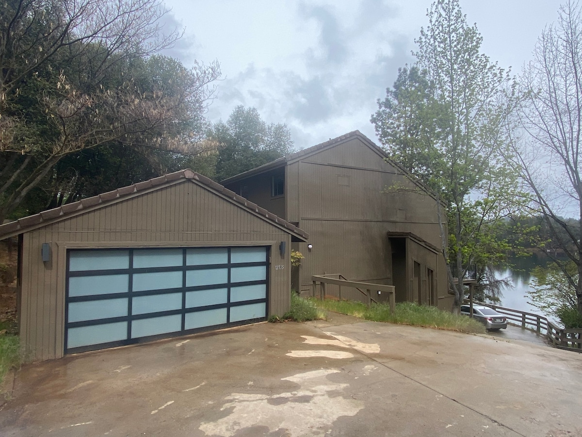 Yosemite/Pine Mountain Lakefront Retreat, Dock