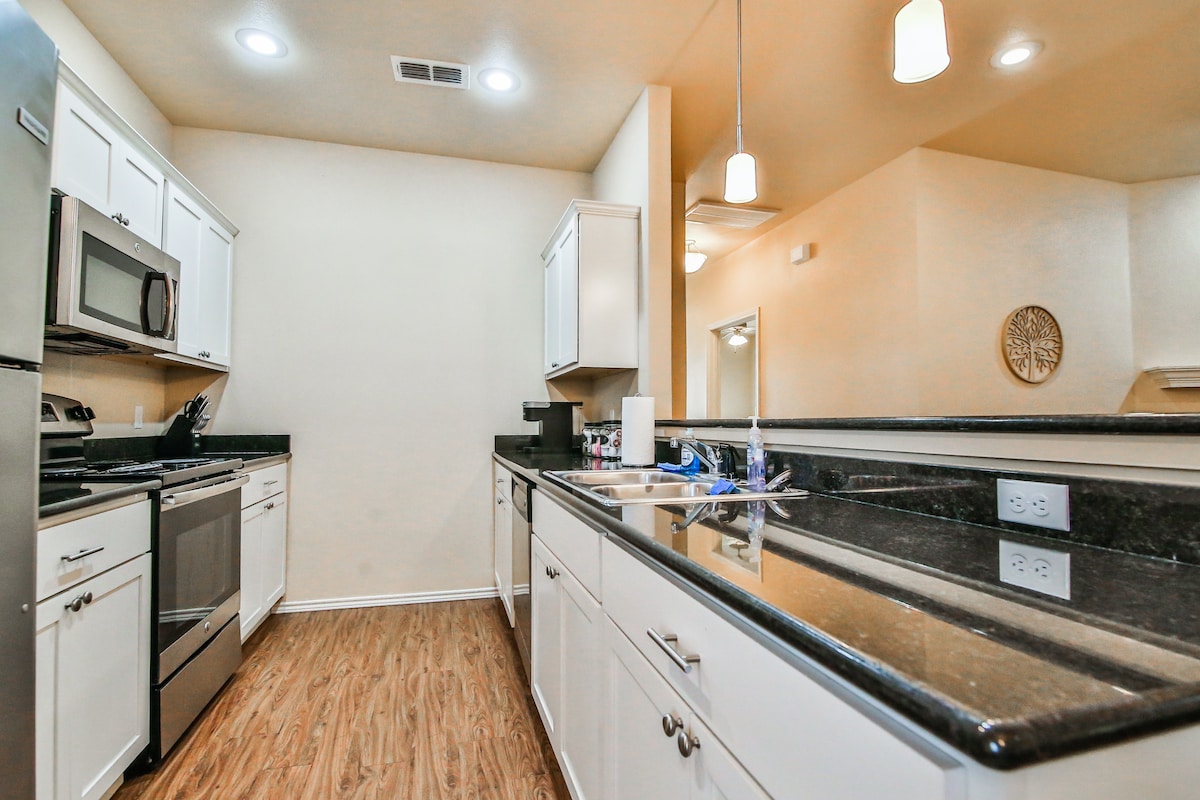 Walk to Tech! 3BD w/ King + FAST Wi-Fi + BBQ