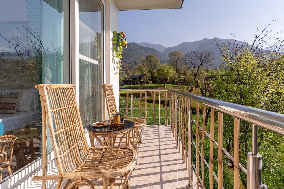 Premium Boutique Room with Balcony at The Himaal