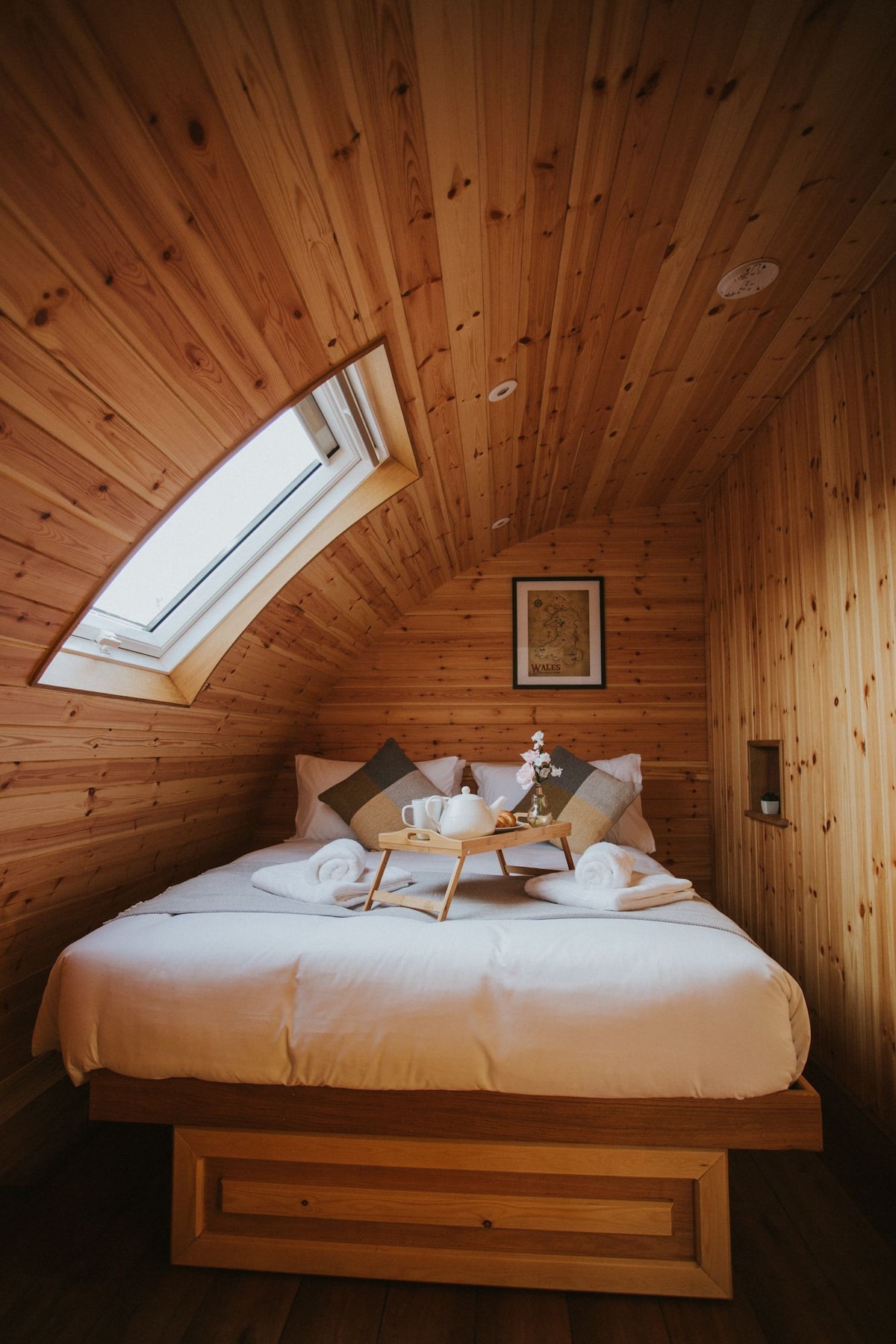 Primrose 2 bedroom glamping pod with hot tub.