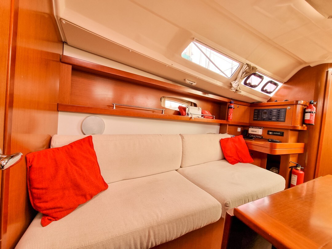 Passe uma noite a bordo BENETEAU — OCEANIS 31