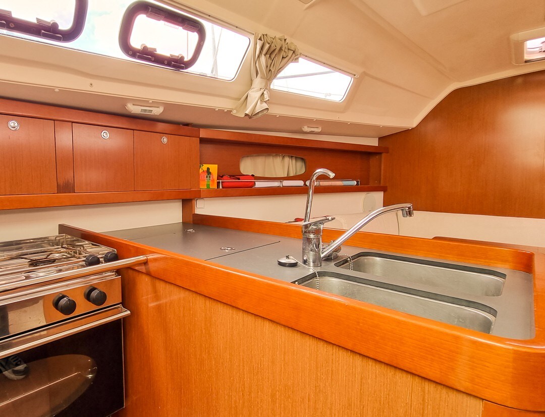 Passe uma noite a bordo BENETEAU — OCEANIS 31