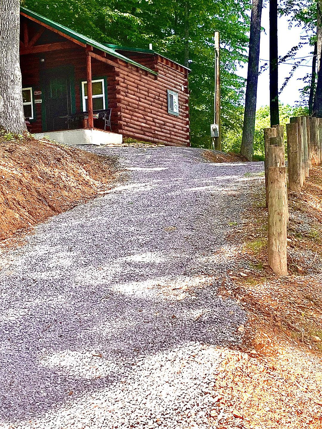 Pondview Overlook, a delightful tiny log cabin