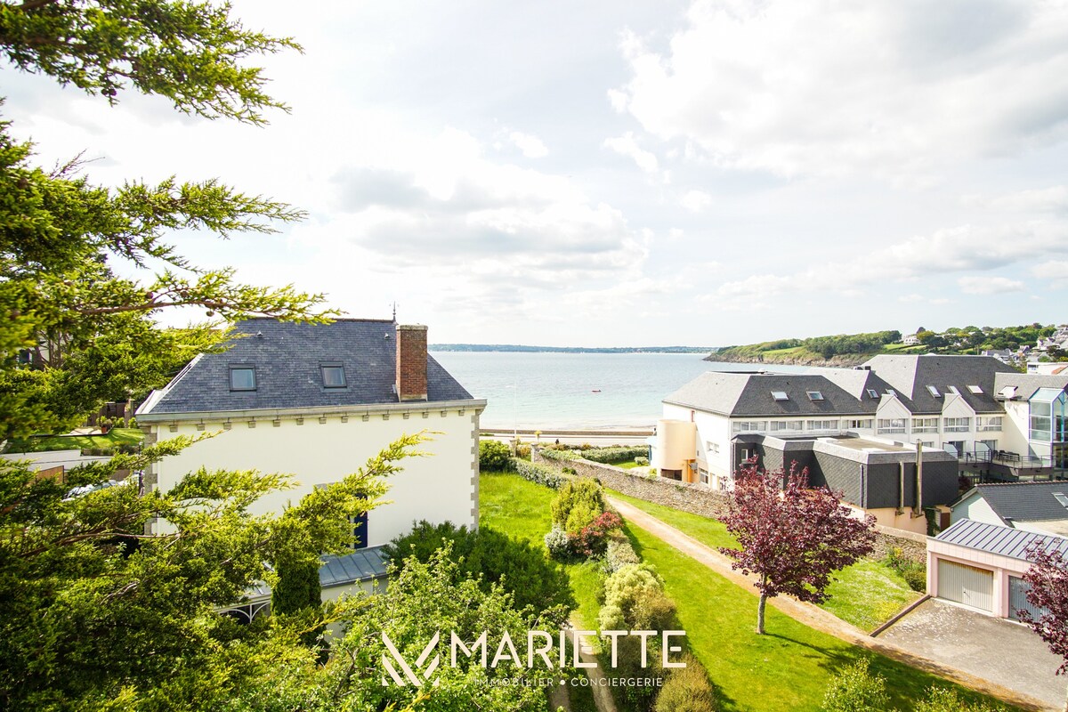 -AR MEN- T2 AVEC TERRASSE VUE MER - PLAGE À 50 M