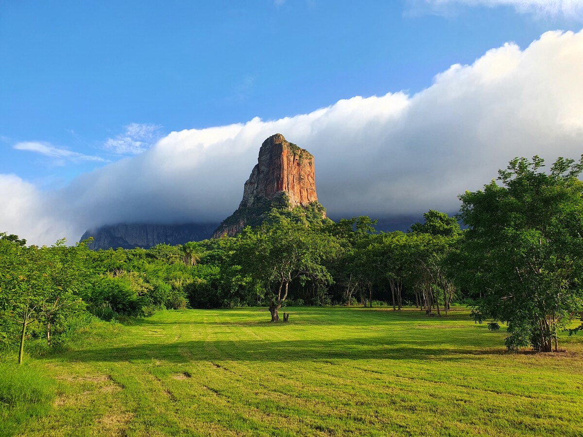 Camping acogedor al pie de la Torre de Chochis