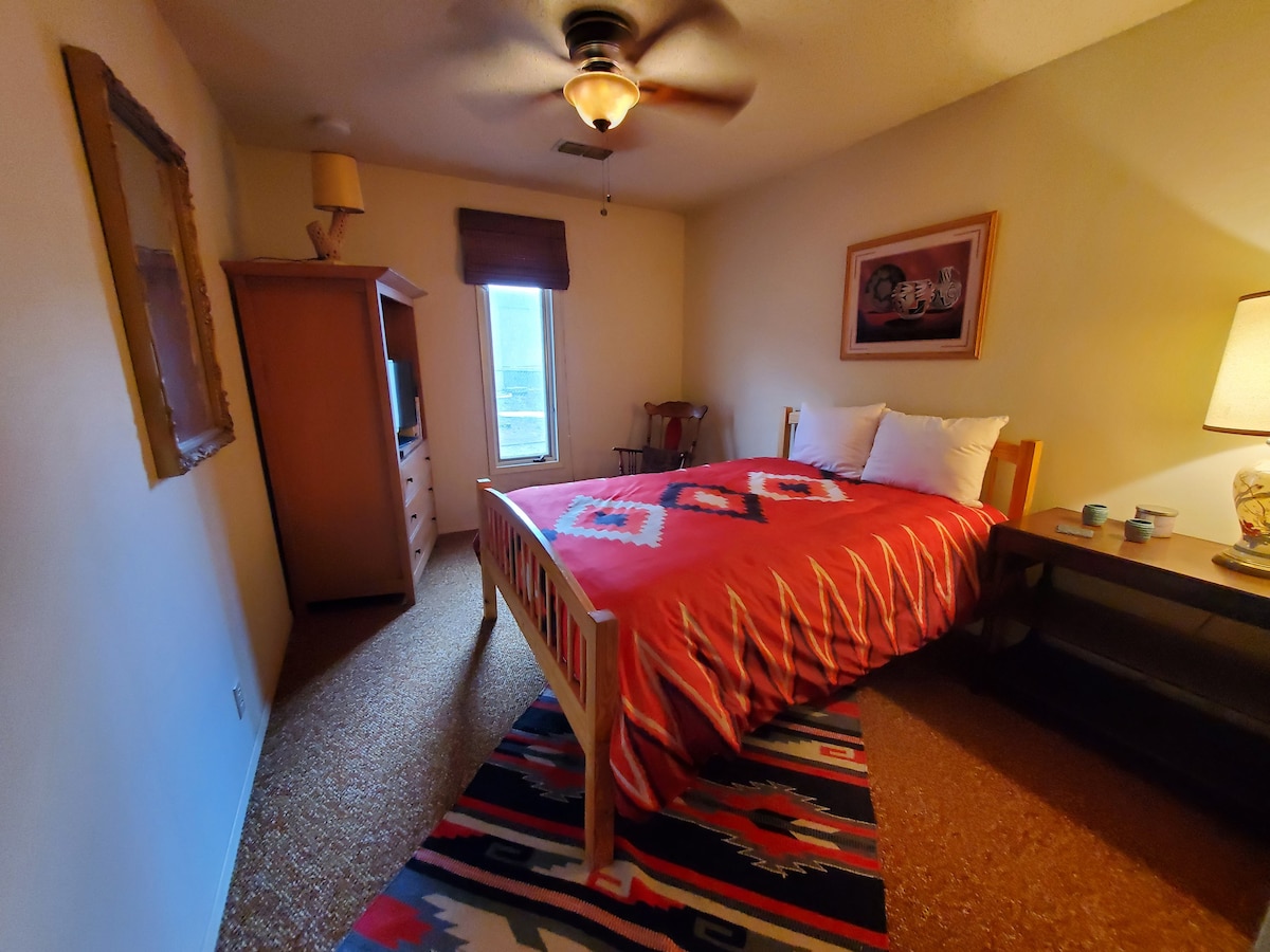 Cozy 3 Bedroom with Fireplace in Beautiful Ruidoso