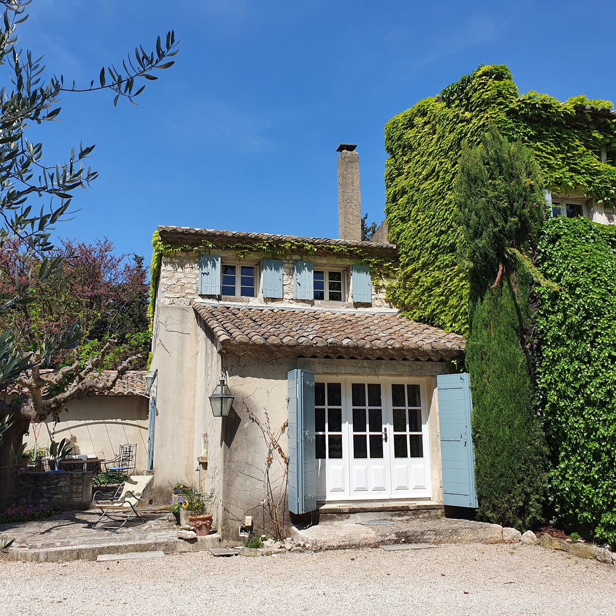 Gîte privé attenant à un mas provençal