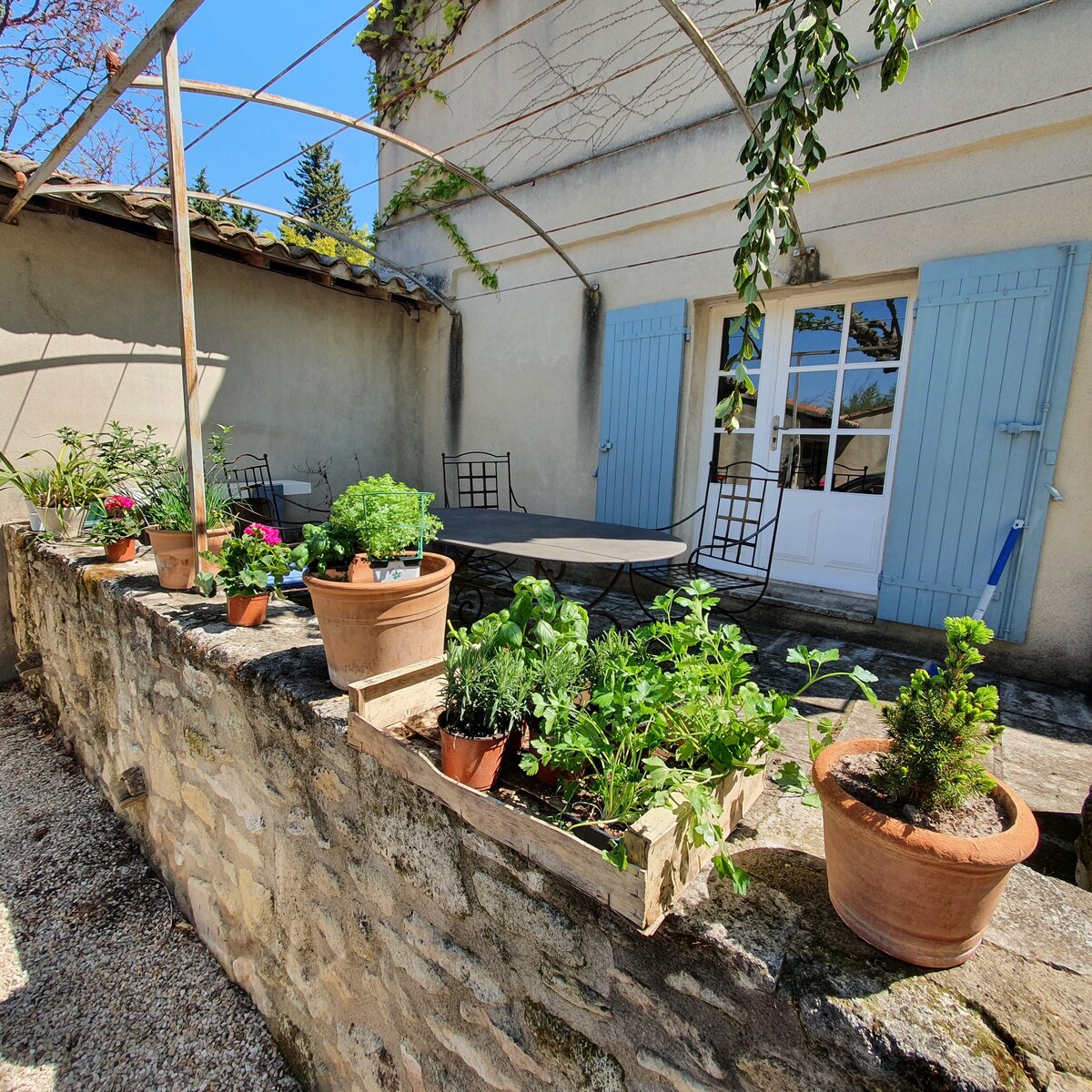 Gîte privé attenant à un mas provençal