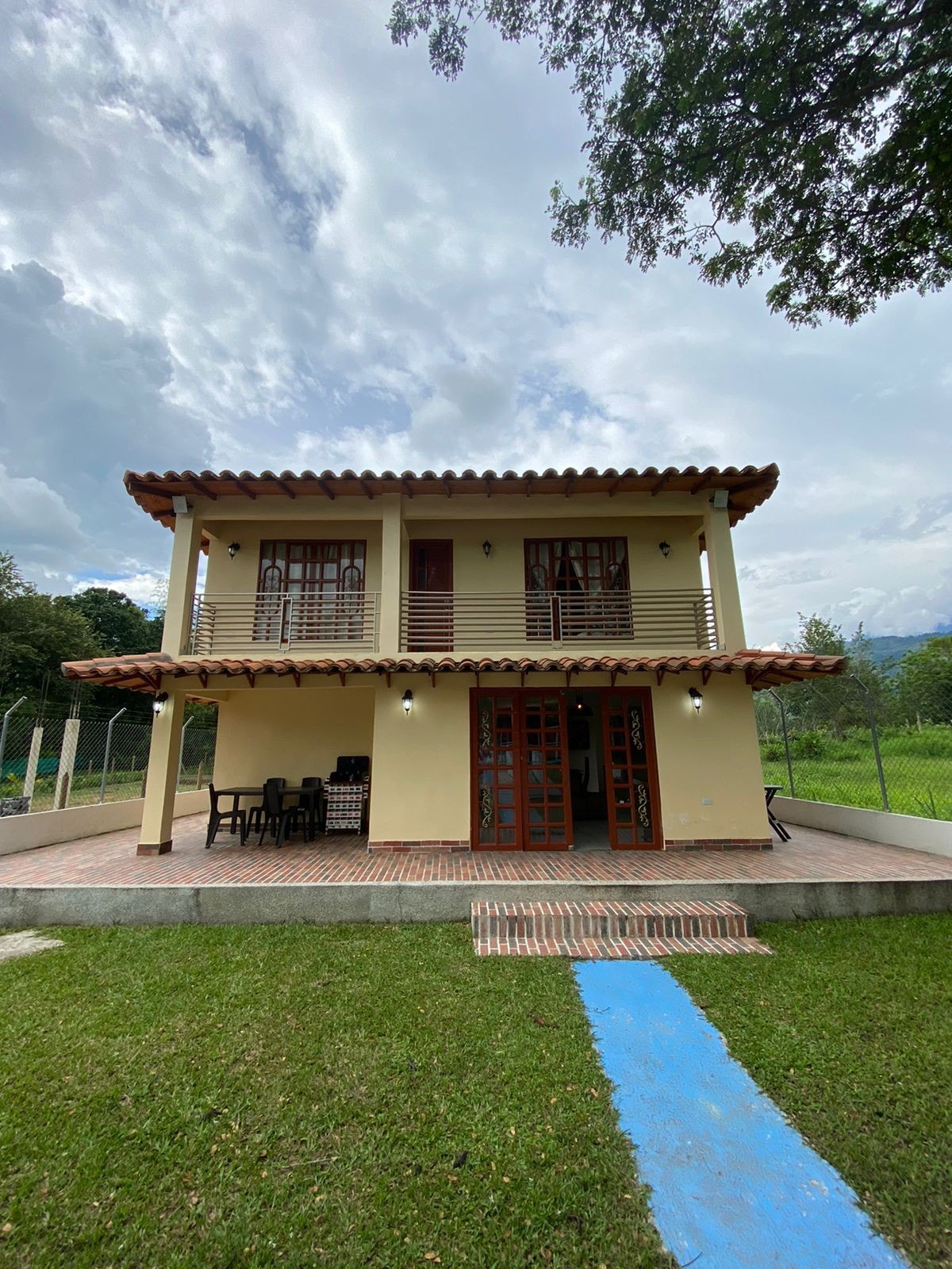 Hermosa Casa campestre con piscina y jacuzzi