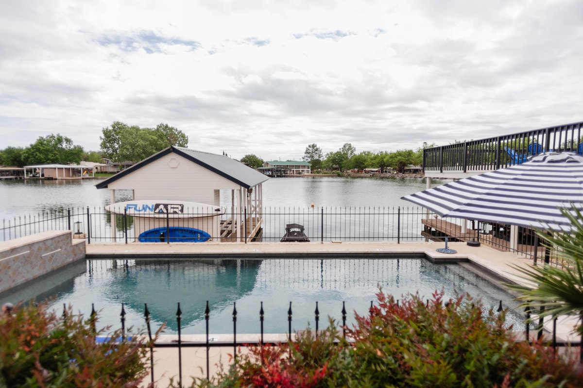 Lakefront Retreat w/ Pool & Game Room