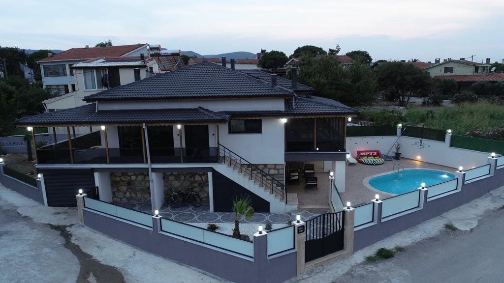 Isıtmalı Havuzlu Deniz Manzaralı Müstakil Villa