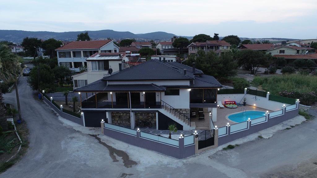 Isıtmalı Havuzlu Deniz Manzaralı Müstakil Villa