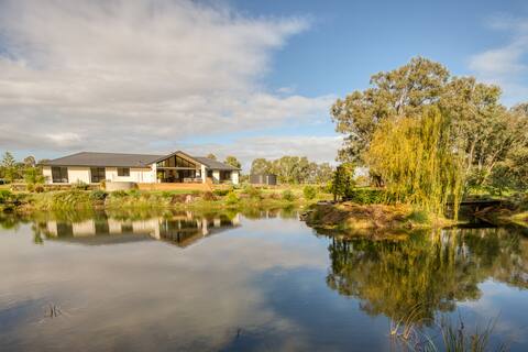Luxury Swan Valley farm stay