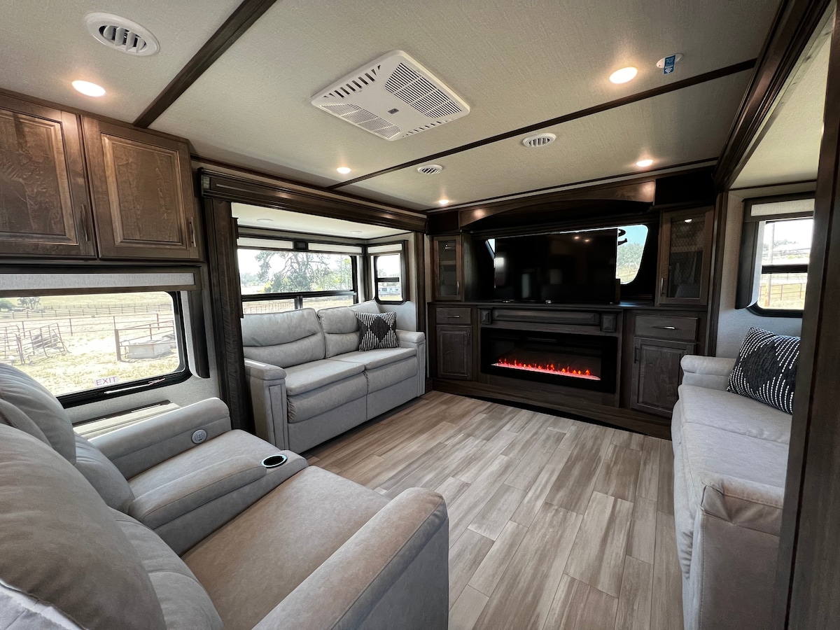 41英尺Solitude Grand Design RV