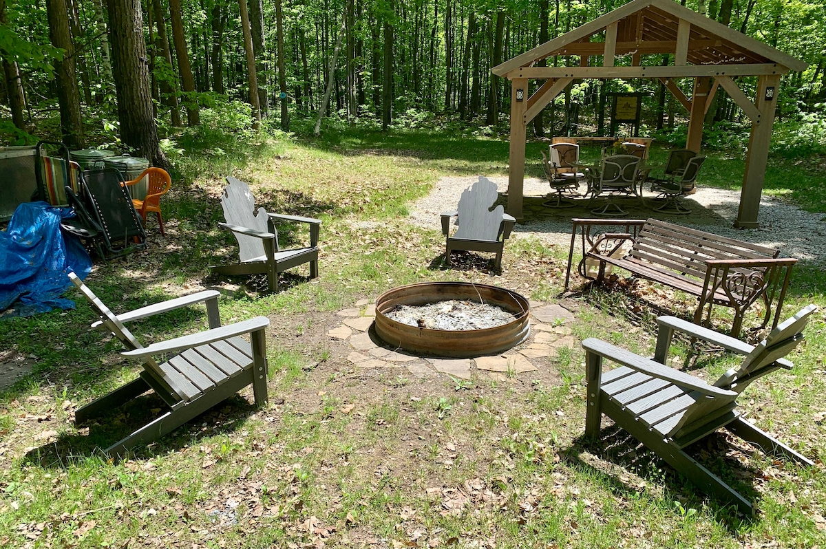Cabin on 10 Acres with Disc Golf, Trails, & Beach