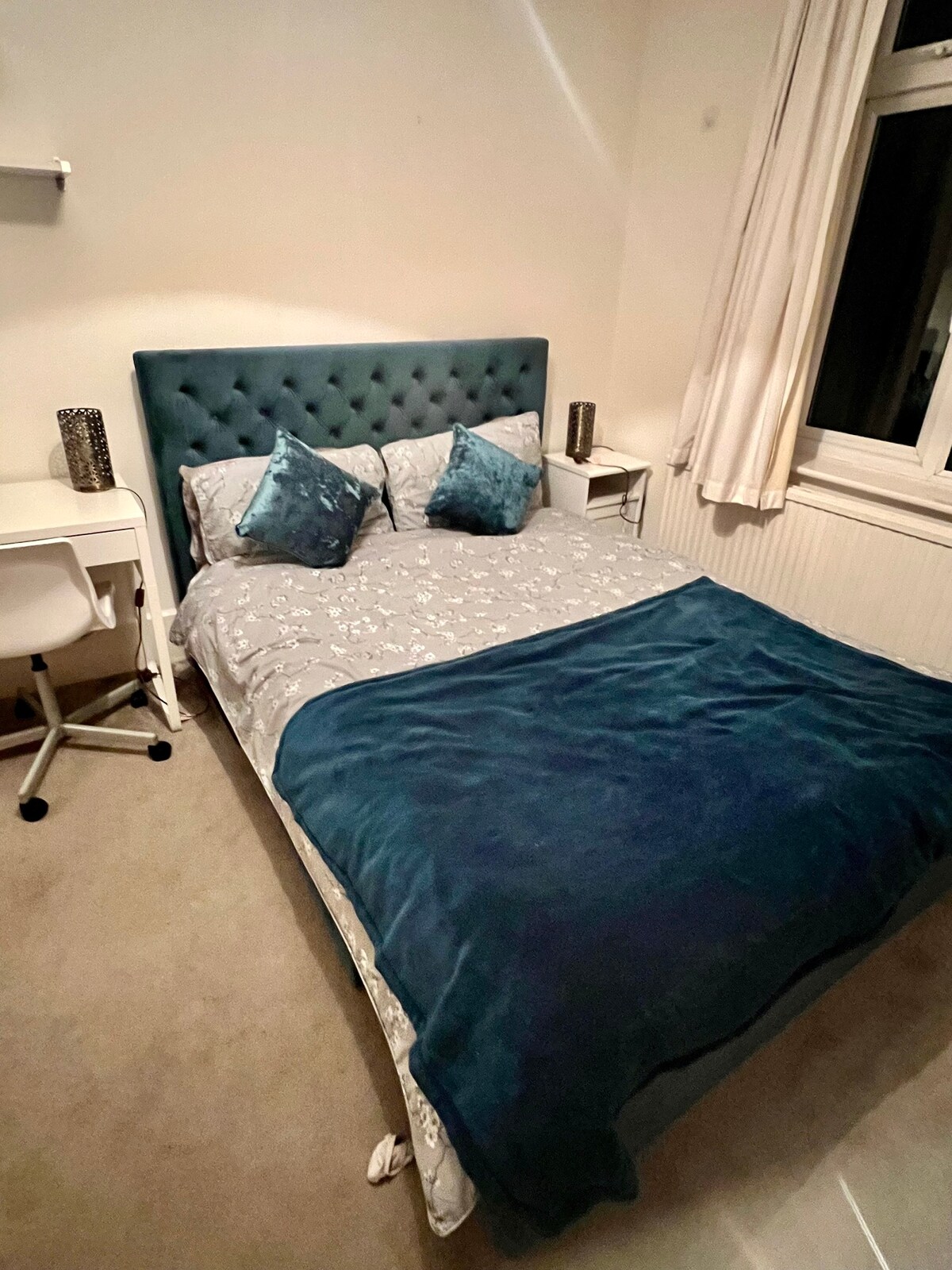 Double bedroom for one, Enfield Chase, N. London.