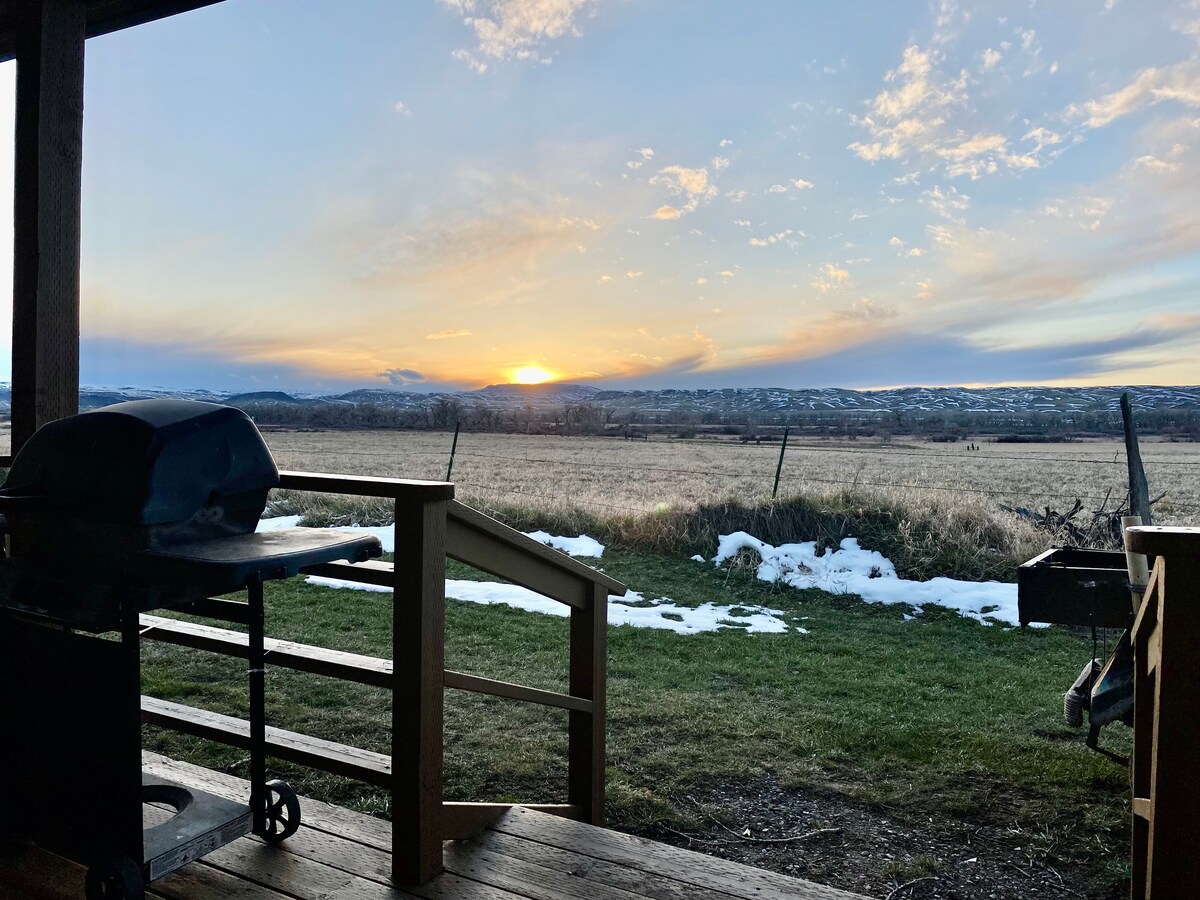 Bighorn National Rec '附近的大天空小木屋