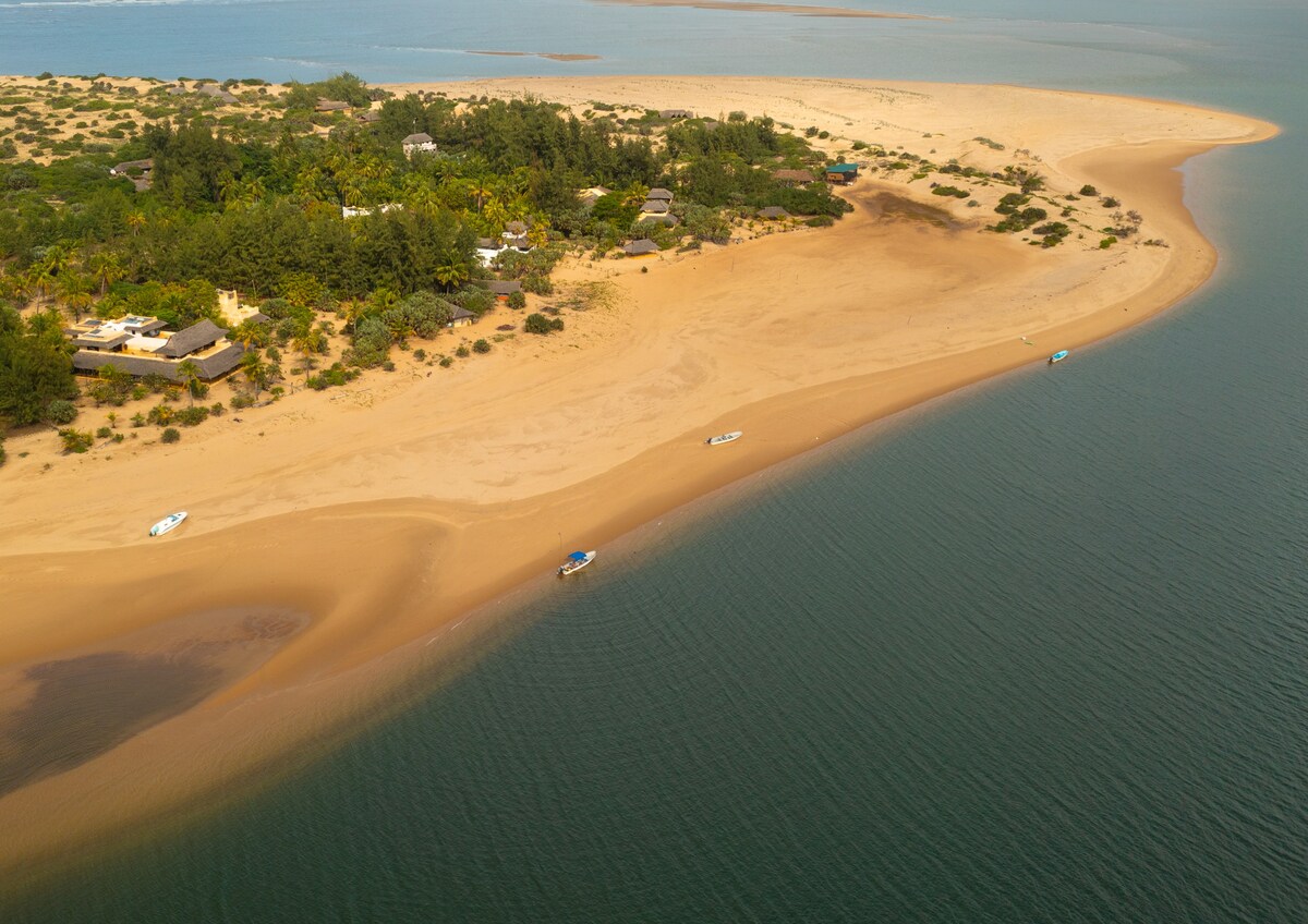 拉姆（ Lamu ）基辛戈尼（ Kizingoni ）海滩的海滨Jahazi民宅
