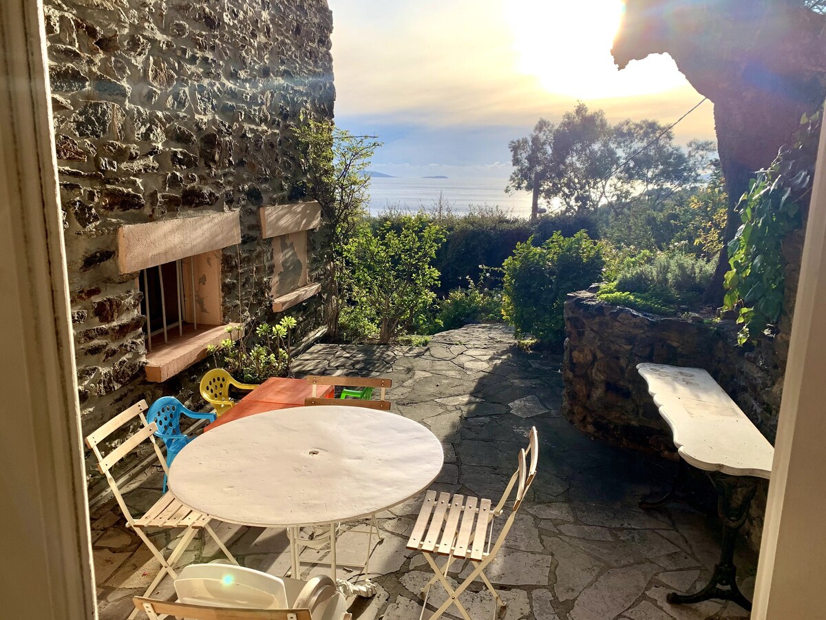 Appartement de charme avec vue sur mer et terrasse