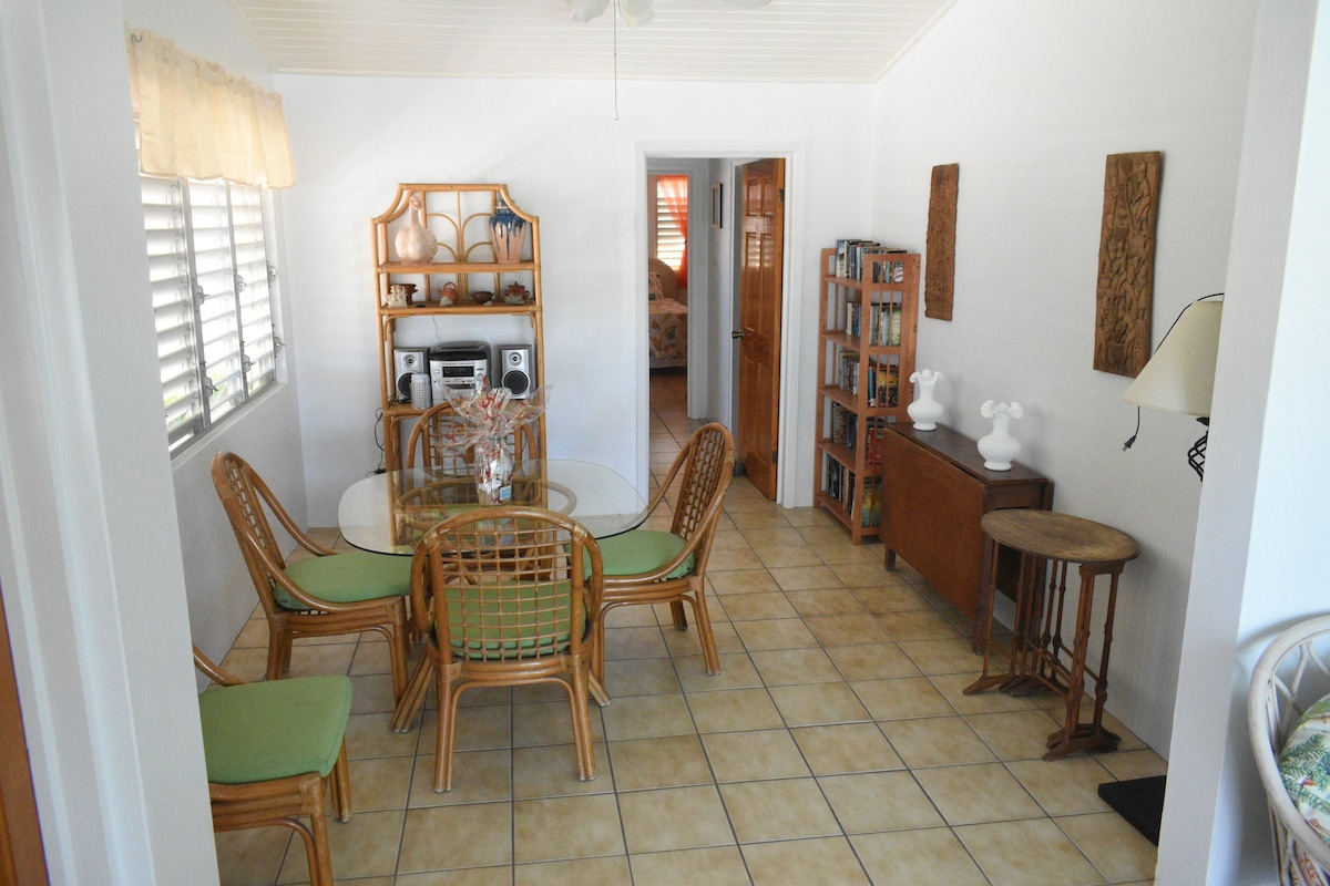 Beautiful 4 bedroom 3 bathroom Villa with pool