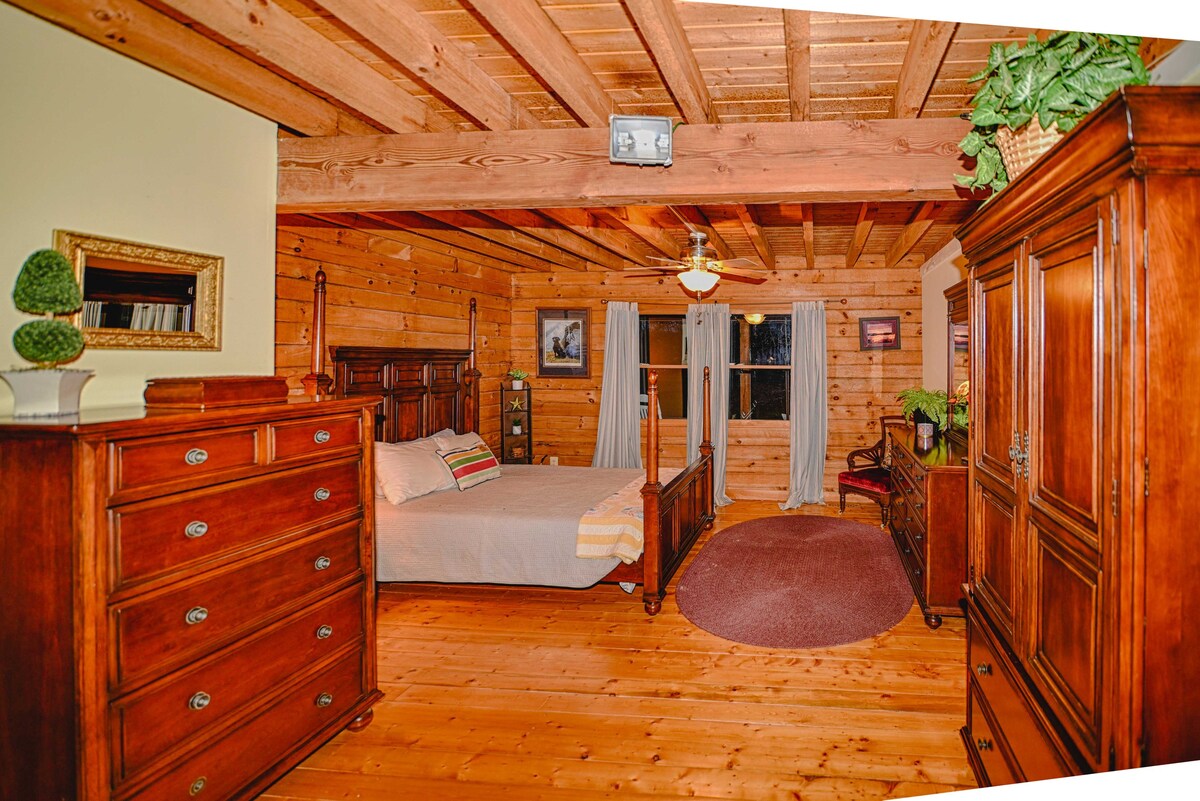 Two Spruce Log Cabin-Berryville